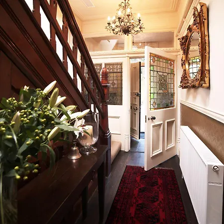 B&B Dillons Of 5*