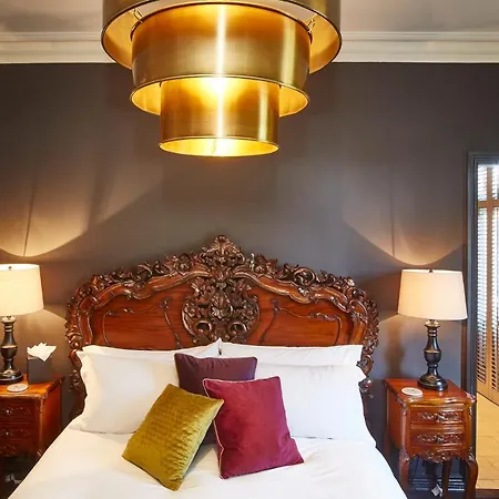 Dillons Of 5* Whitby