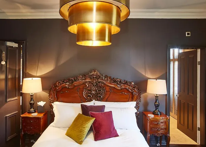 Dillons Of 5* Whitby